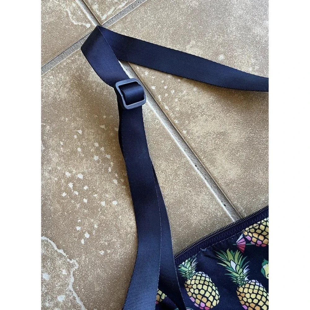 VERA BRADLEY Lighten Up Belt Bag Toucan Party Pineapples Navy Fanny Pack Travel - Picture 7 of 12